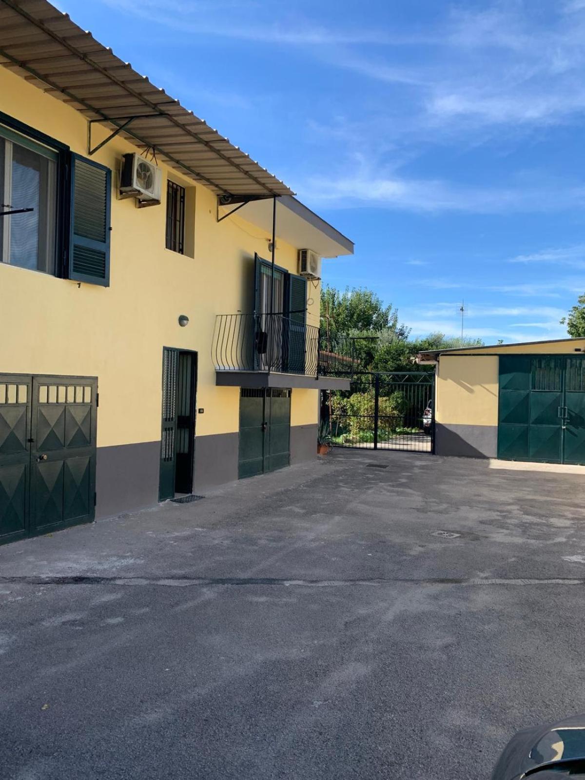 Holiday Home San Giorgio a Cremano Bagian luar foto